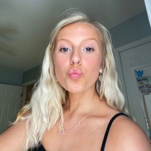 Meet your Posher, Ariel